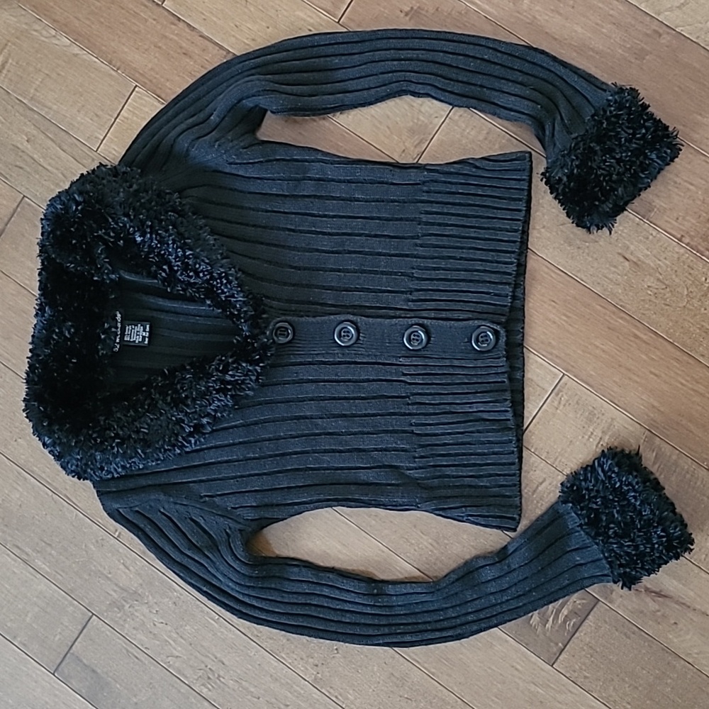 52 Weekends Black Knit Cropped Button Cardigan W/Chenille Collar & Cuffs Medium
